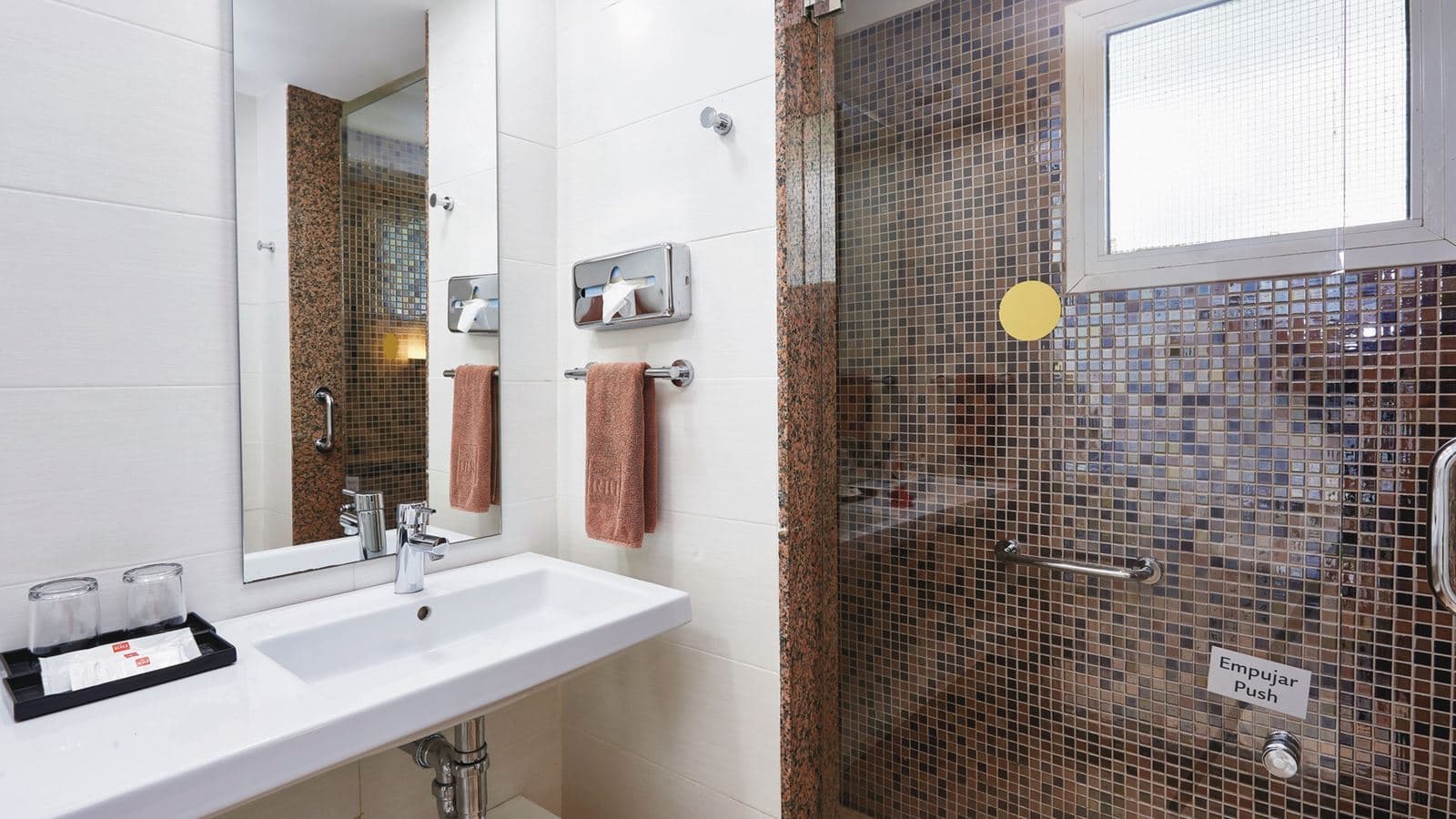 rooms-standard-room