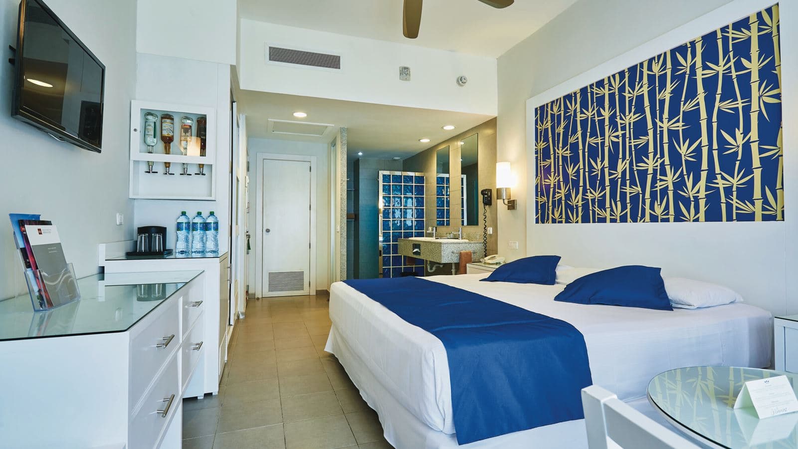 rooms-deluxe-room