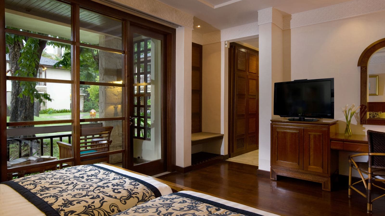 rooms-deluxe-room