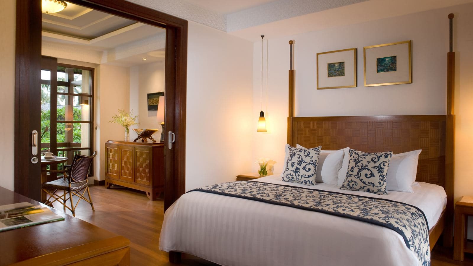 rooms-deluxe-suite