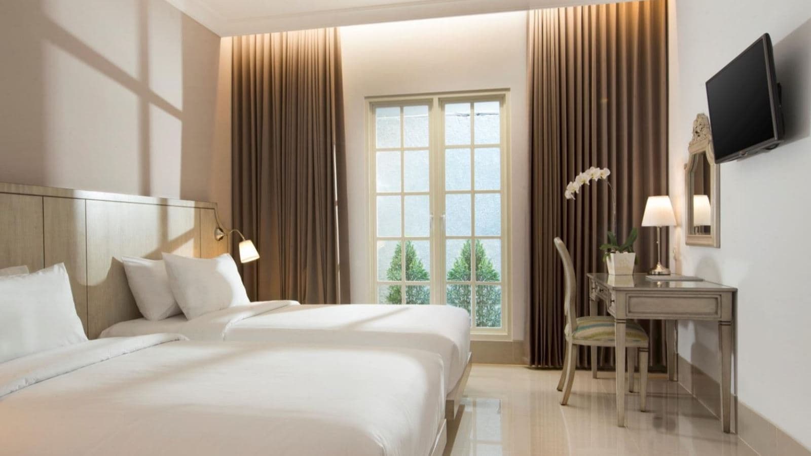 rooms-superior-room