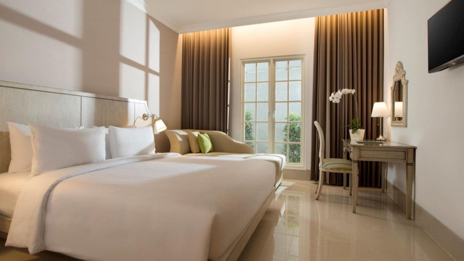 rooms-deluxe-room
