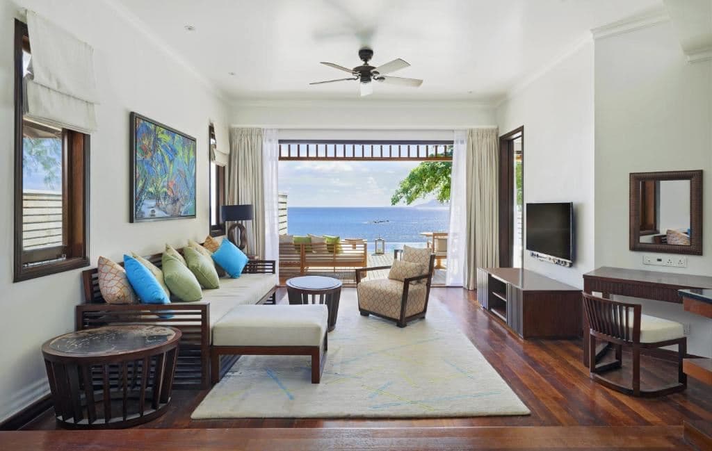 rooms-grand-ocean-view-villa-with-infinity-pool