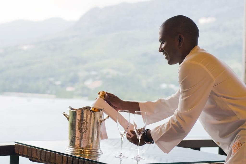 restaurants-breakfast-on-the-villa