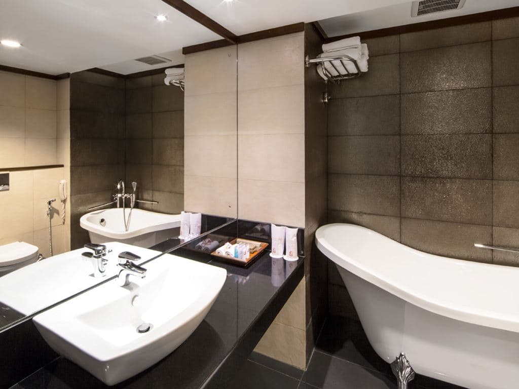 rooms-luxury-suite