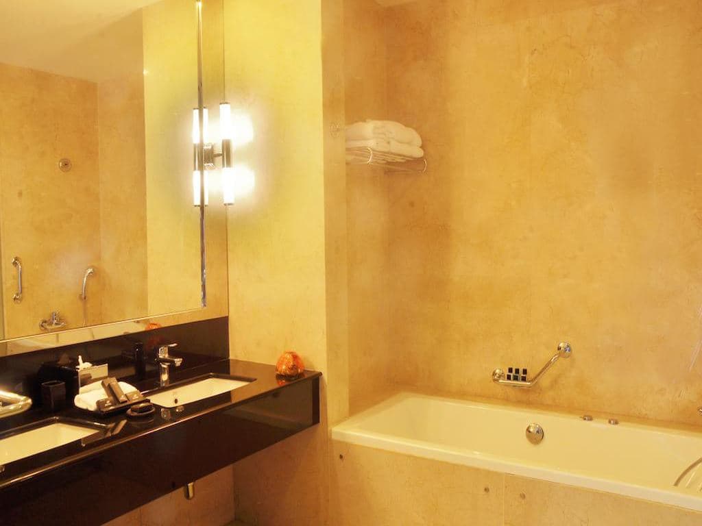 rooms-club-suite