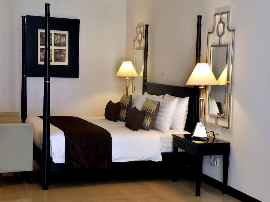 rooms-club-suite