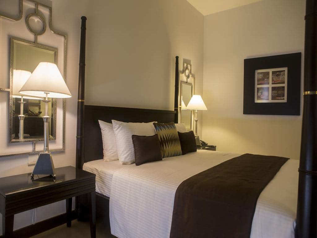 rooms-club-suite