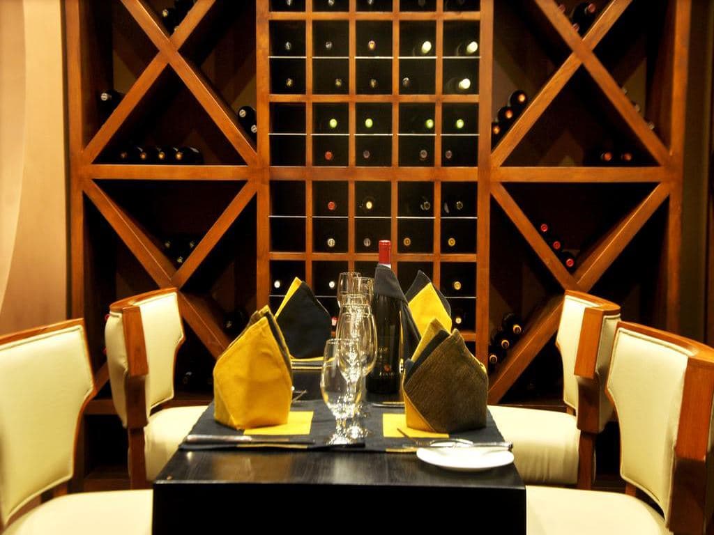 restaurants-admirals-room