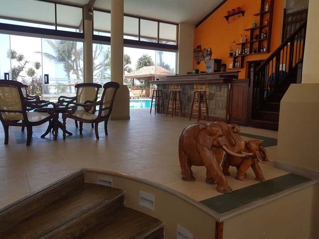 bars-main-bar