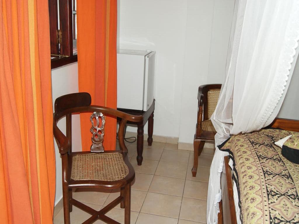 rooms-deluxe-room