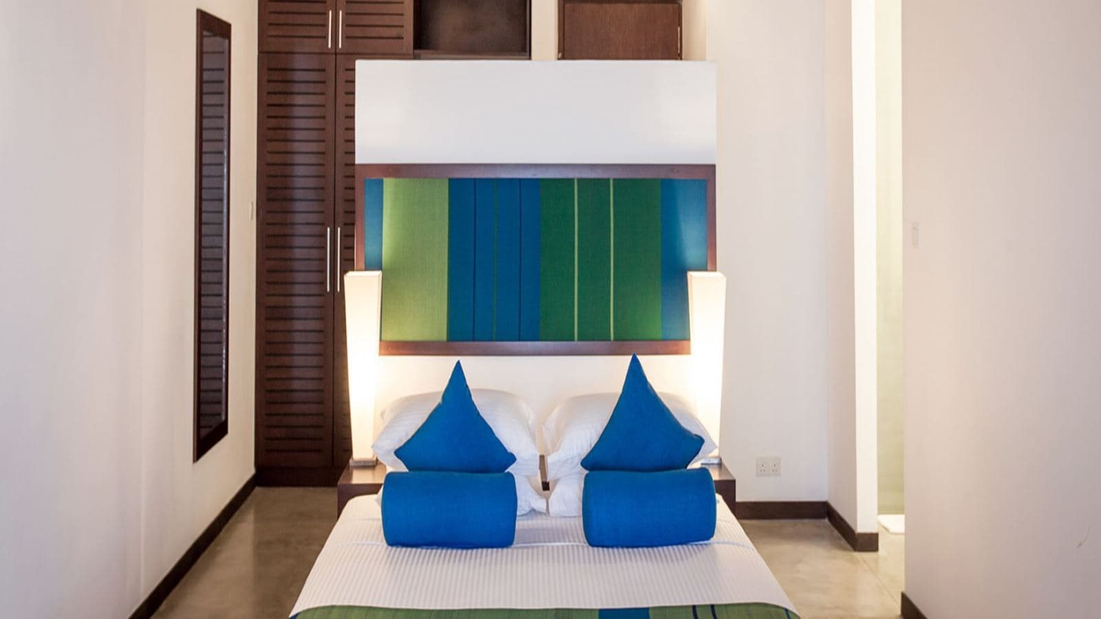 rooms-deluxe-room