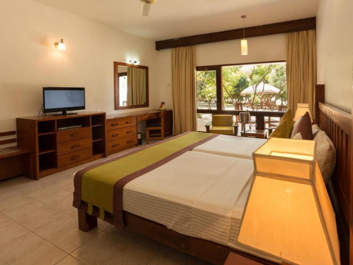 rooms-deluxe-room