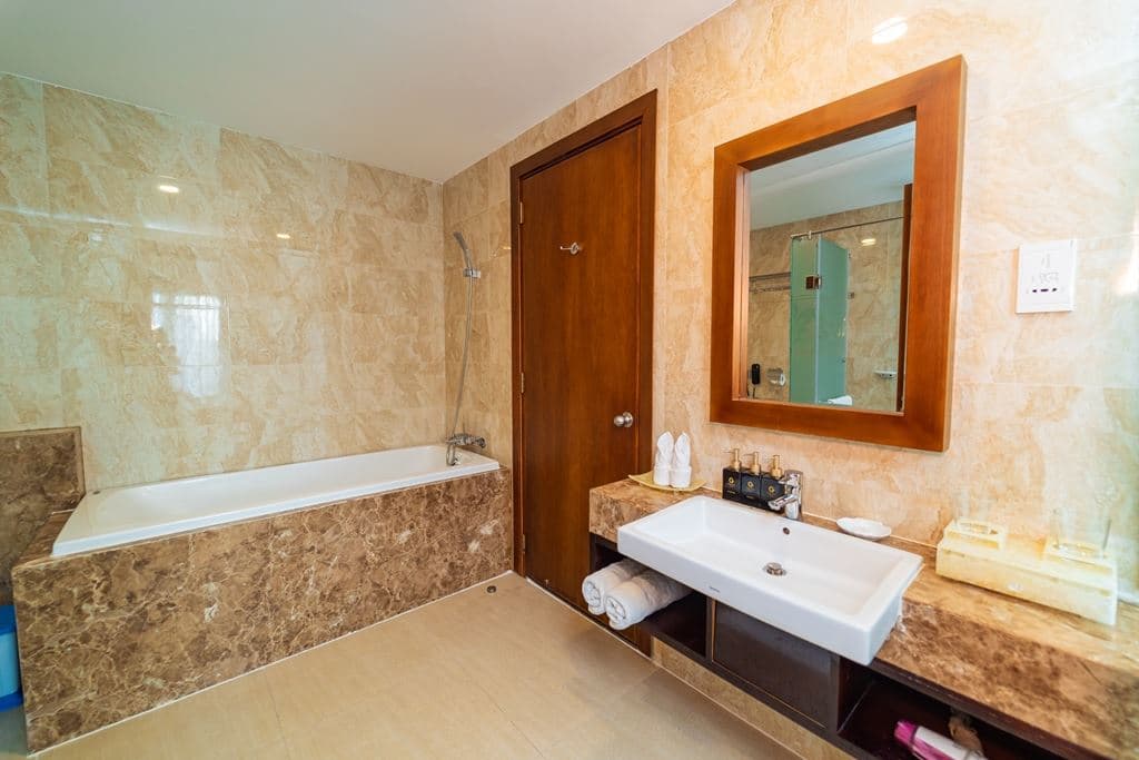 rooms-suite-double-partial-sea-view-with-balcony-child-without-extra-bed