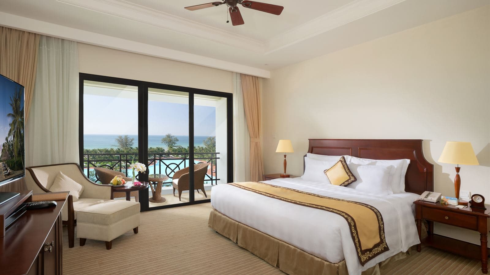 rooms-deluxe-room