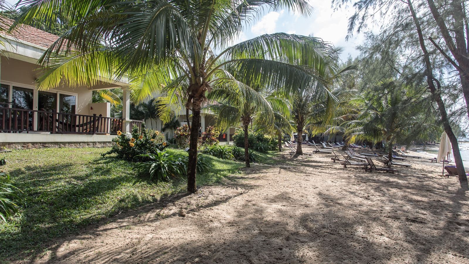 rooms-villa-beachfront