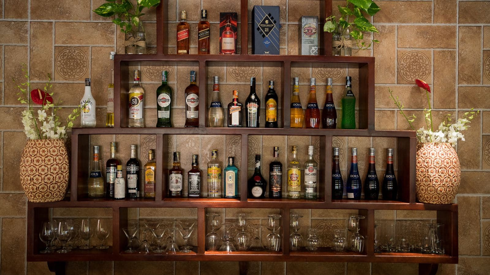 bars-sunny-bar