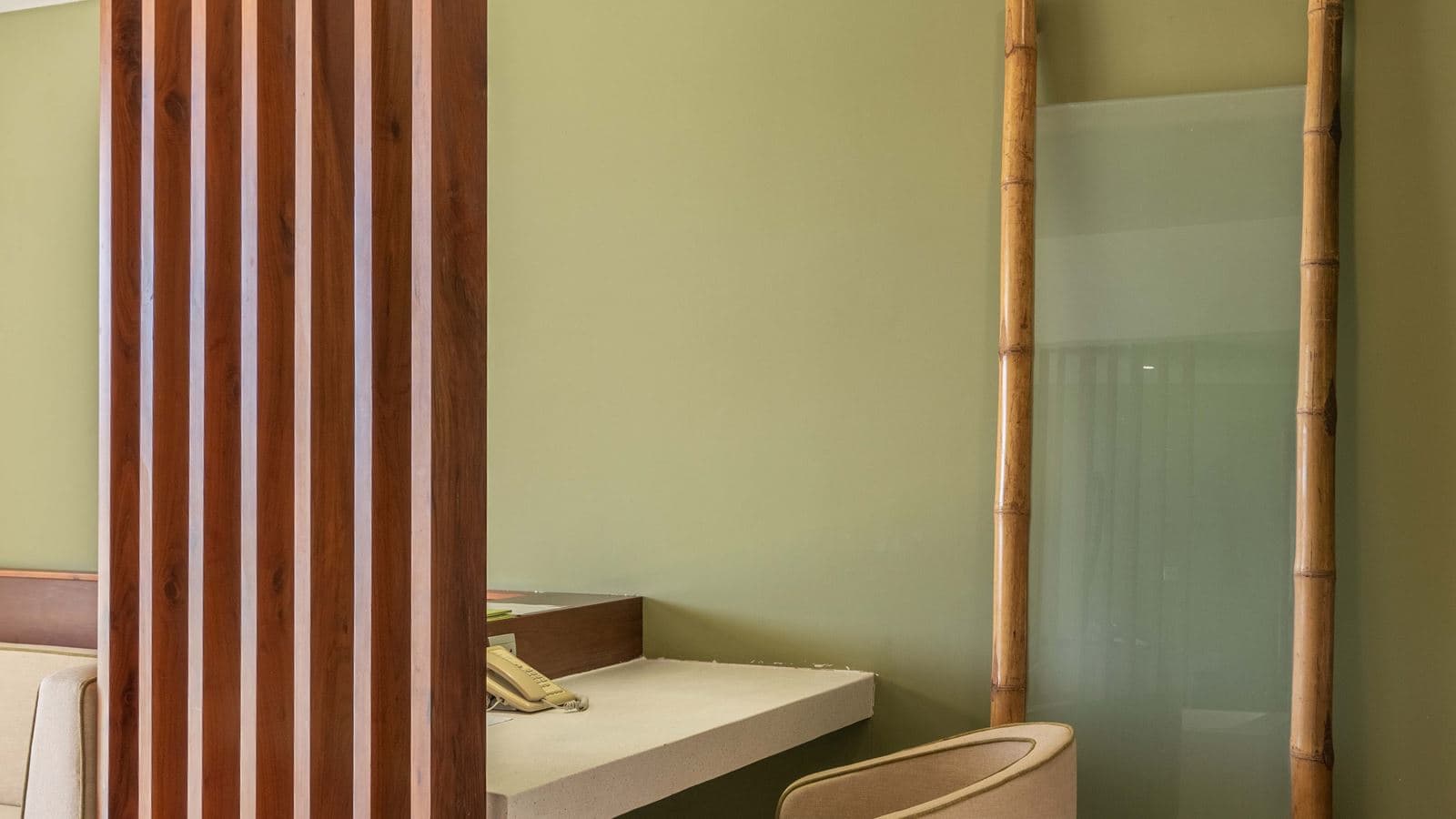 rooms-premium-deluxe-ocean-view-with-balcony