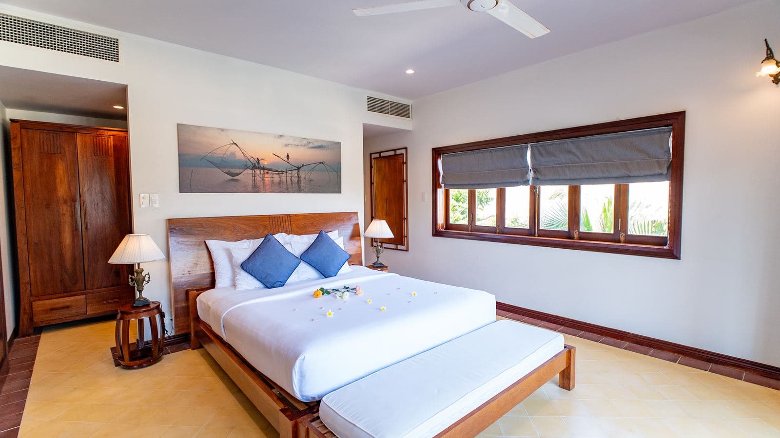 rooms-seaview-suite