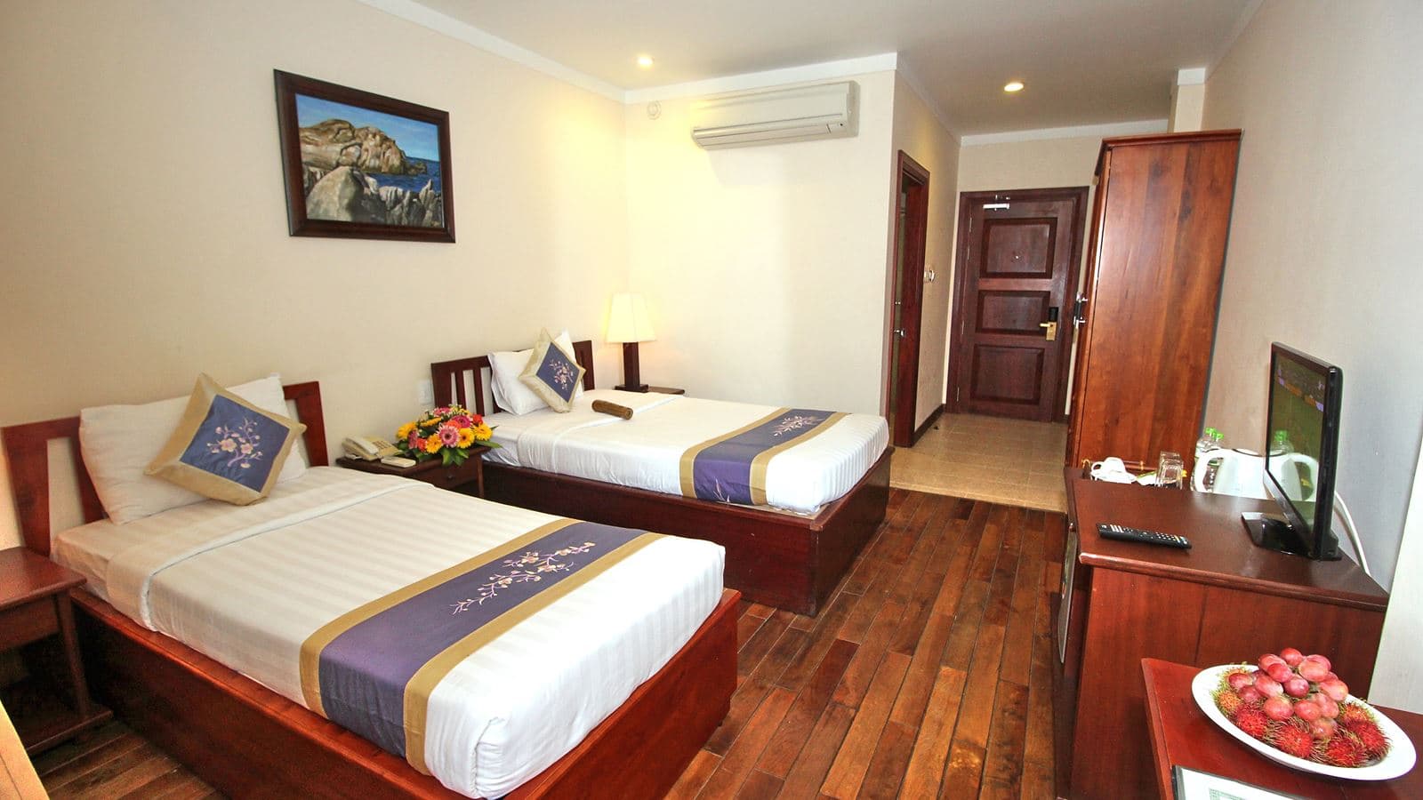 rooms-deluxe-city-view