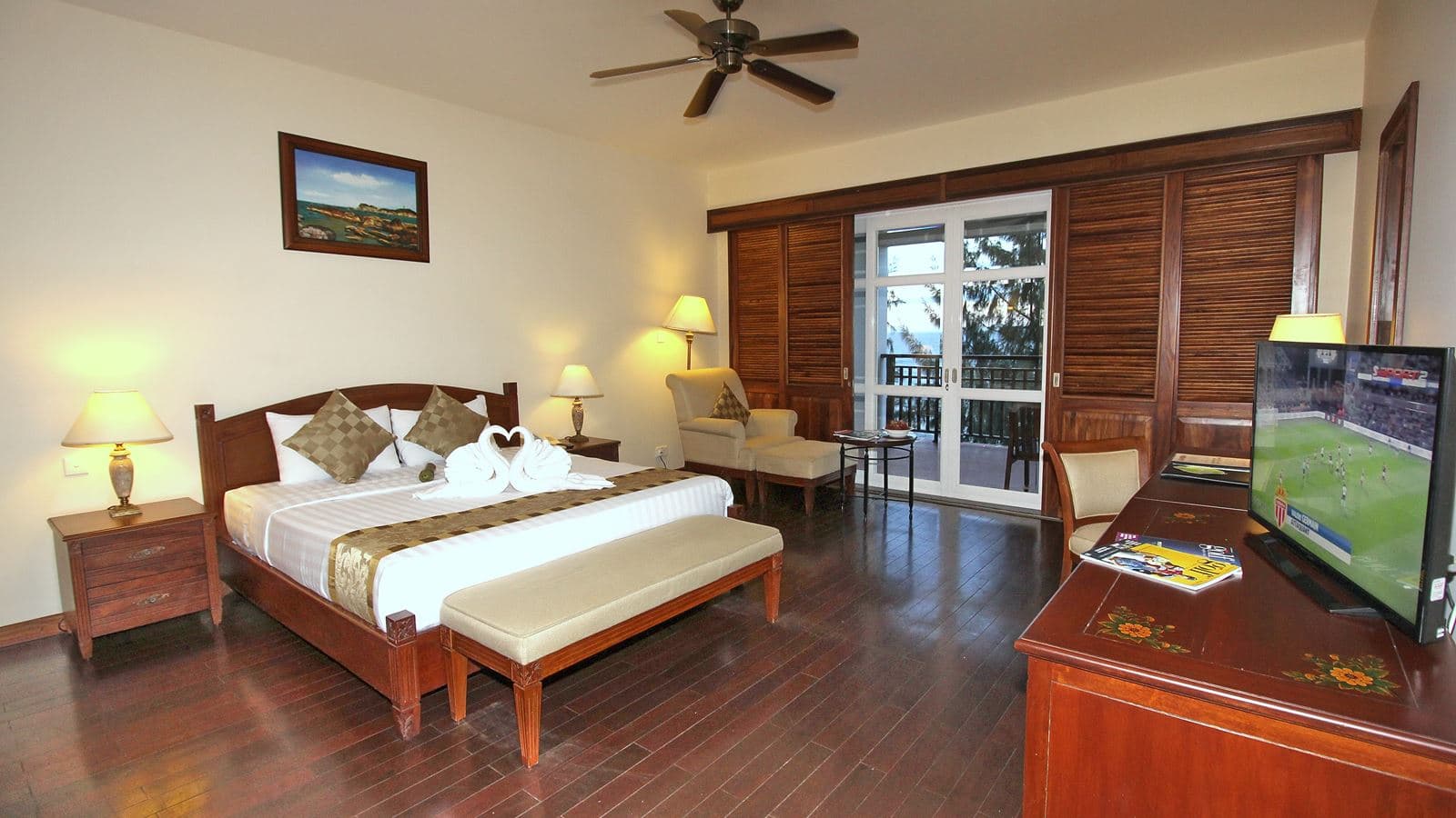 rooms-premier-deluxe-city-view