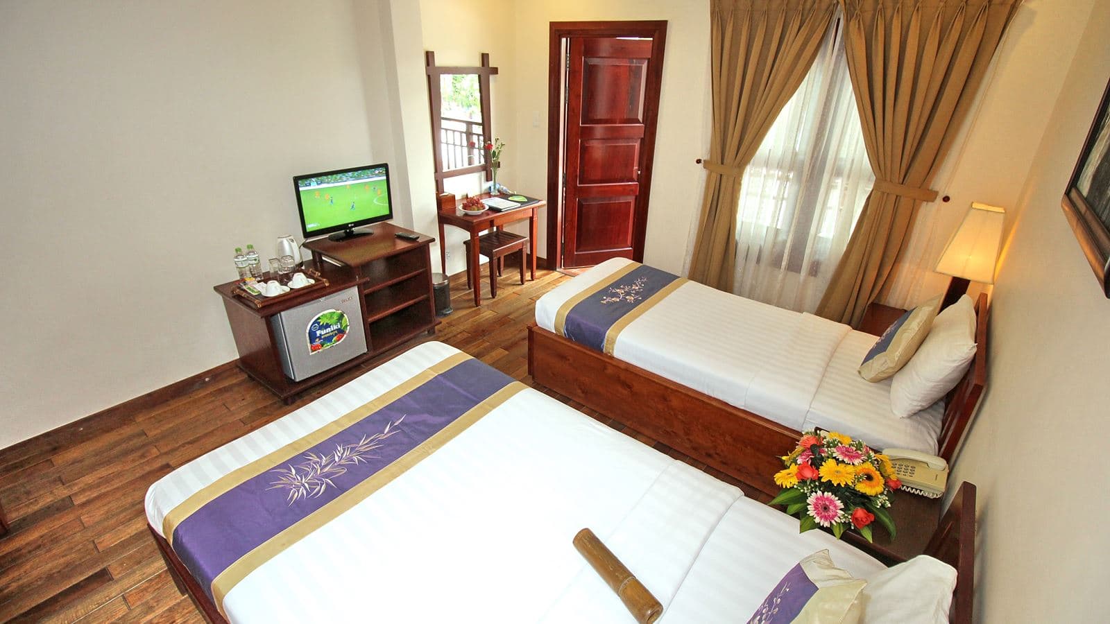rooms-deluxe-city-view