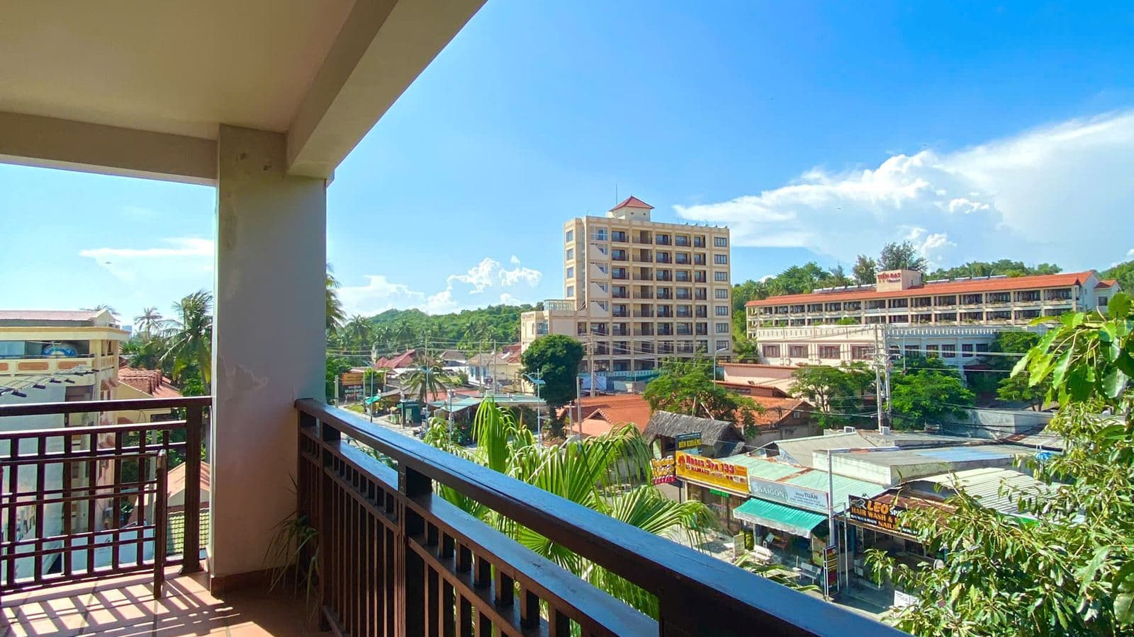 rooms-premier-deluxe-city-view