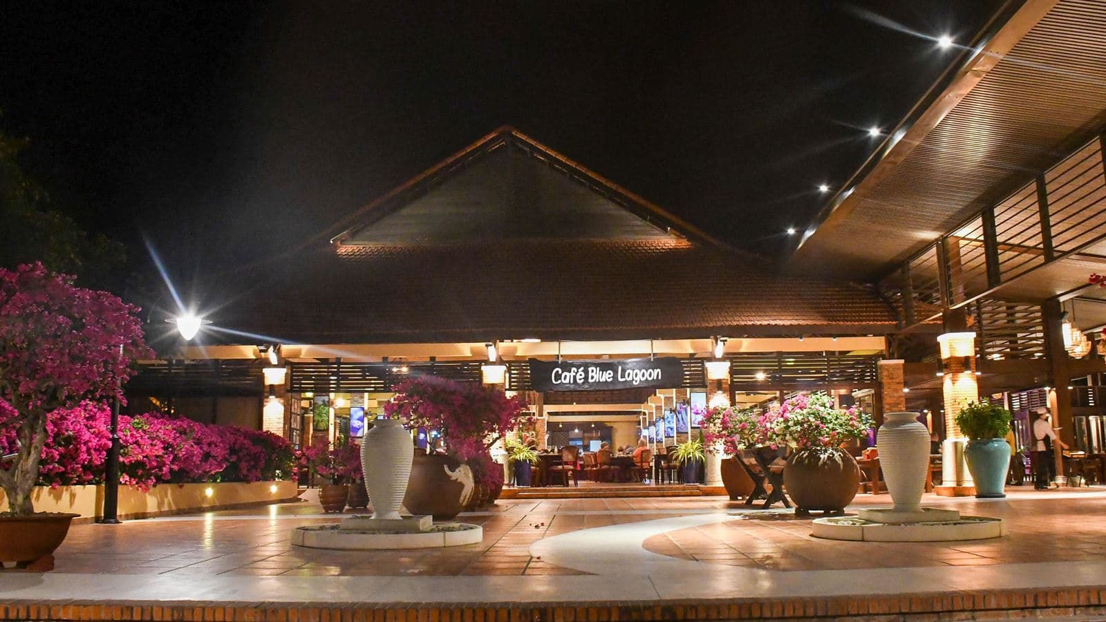 restaurants-cafe-blue-lagoon
