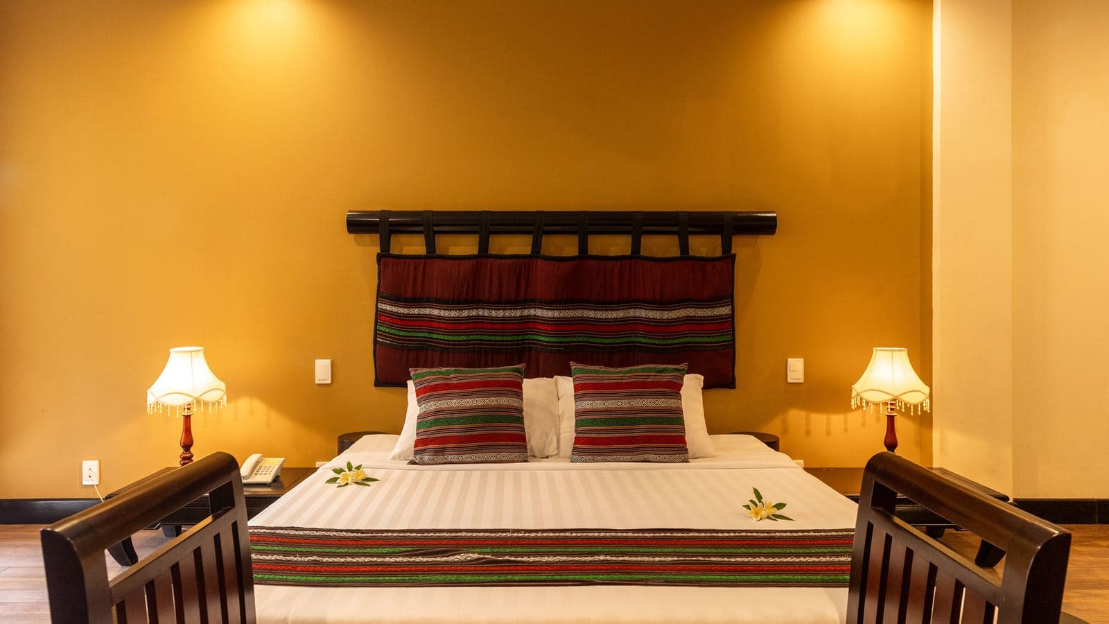 rooms-room-deluxe-garden-view-balcony