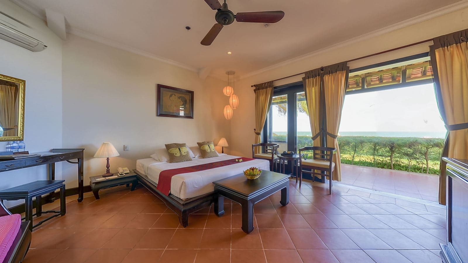 rooms-bungalow-beach-front-with-terrace