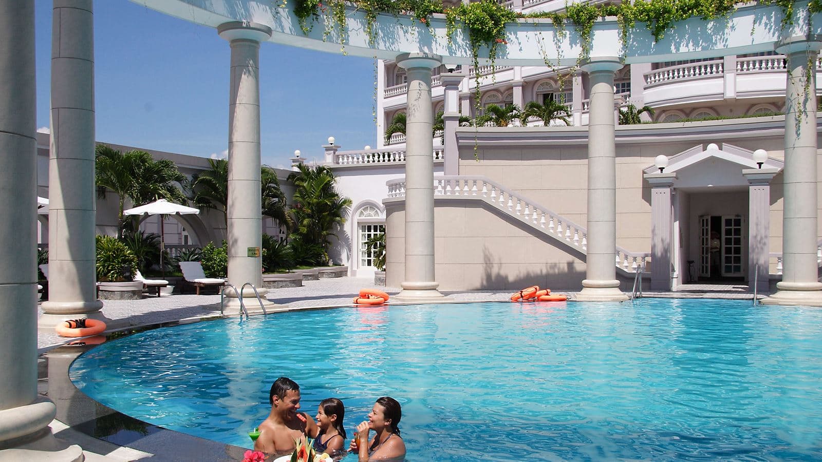rooms-junior-suite-ocean-view-with-balcony