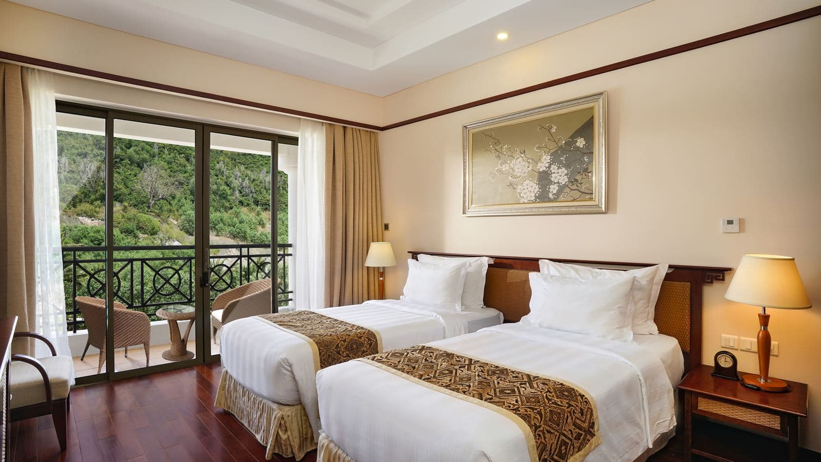 rooms-deluxe-room