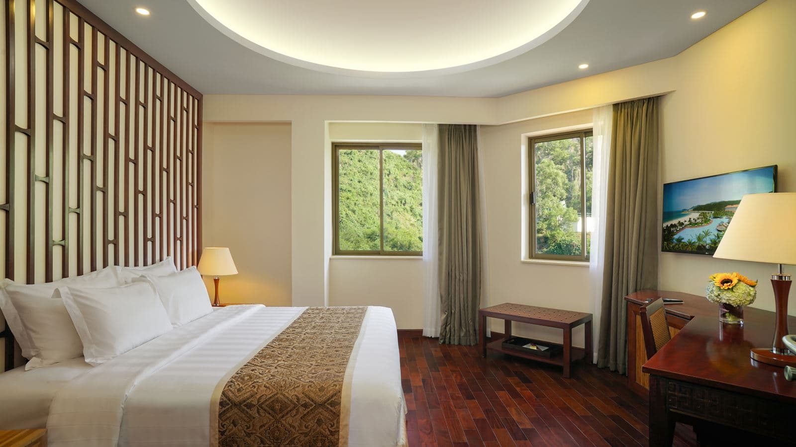 rooms-junior-suite-hill-view