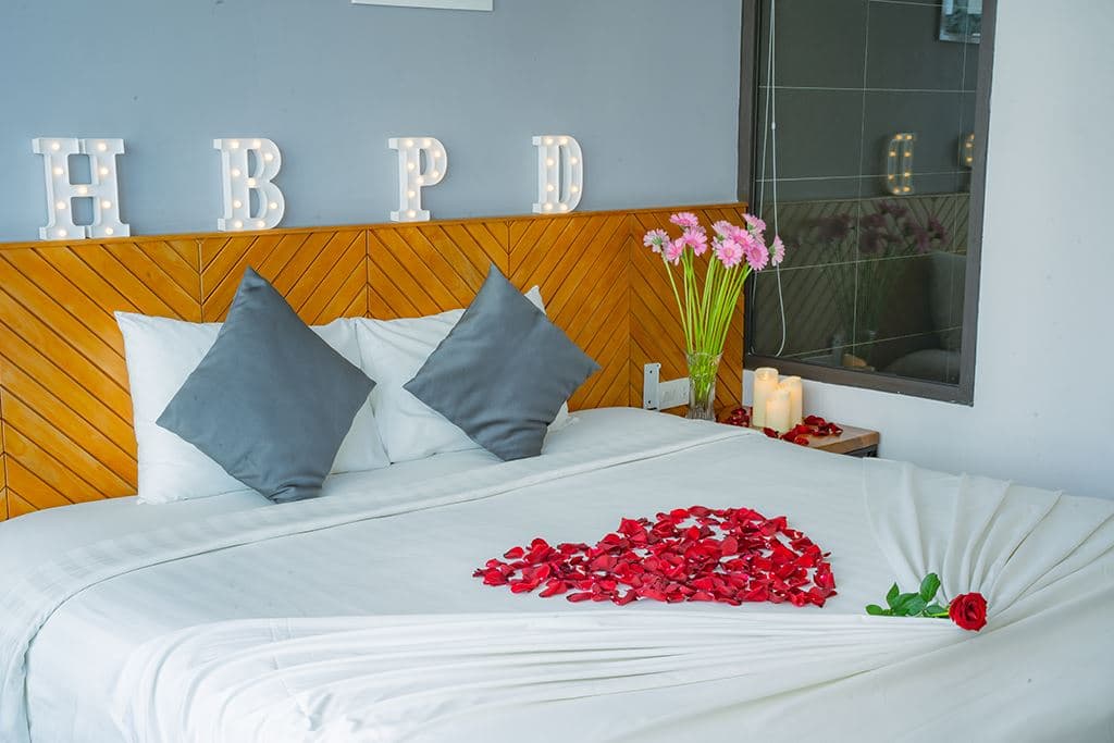 rooms-deluxe-partial-sea-view