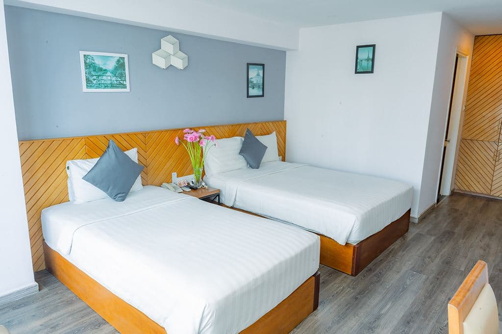 rooms-deluxe-partial-sea-view