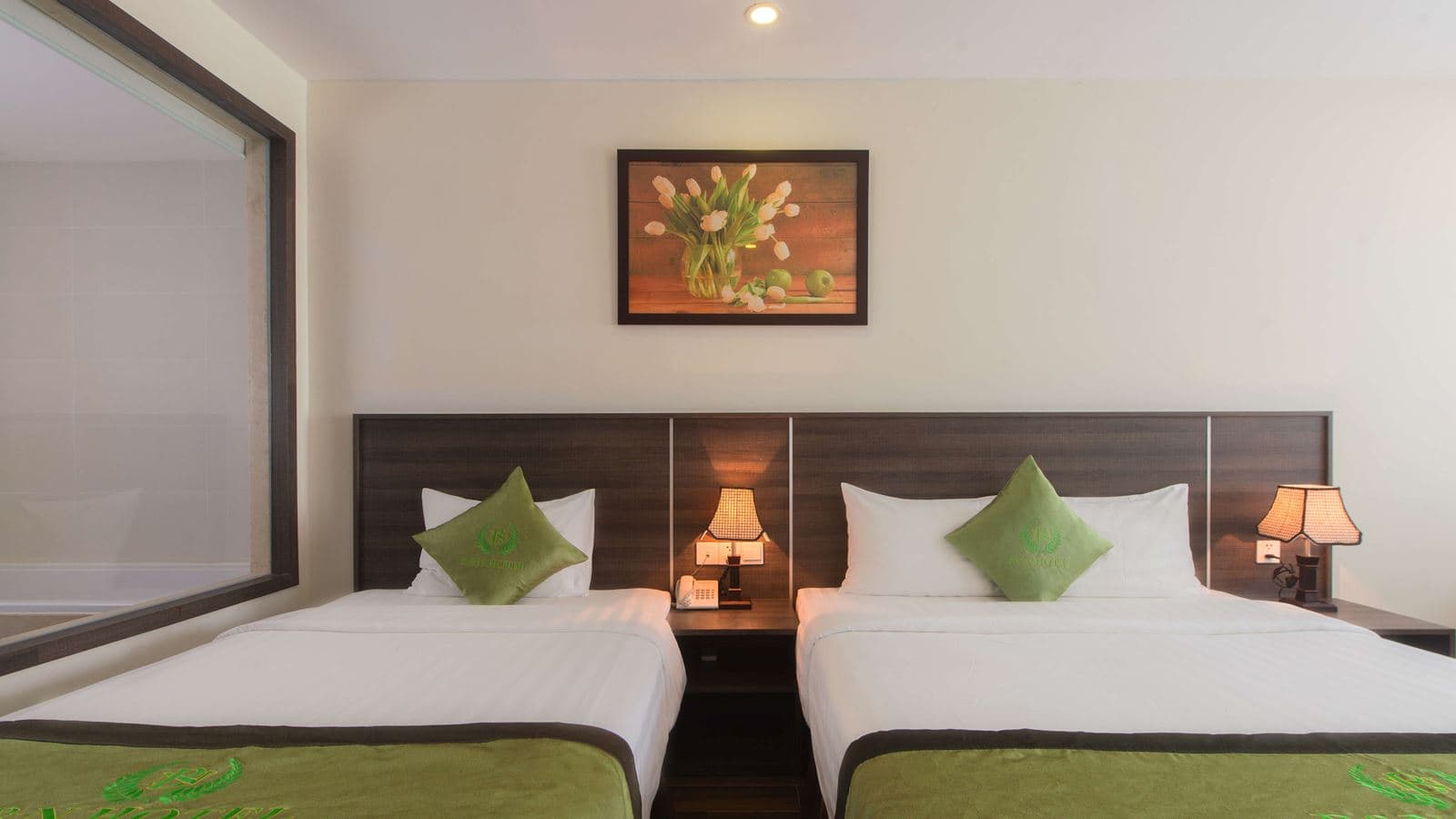 rooms-deluxe-with-balcony