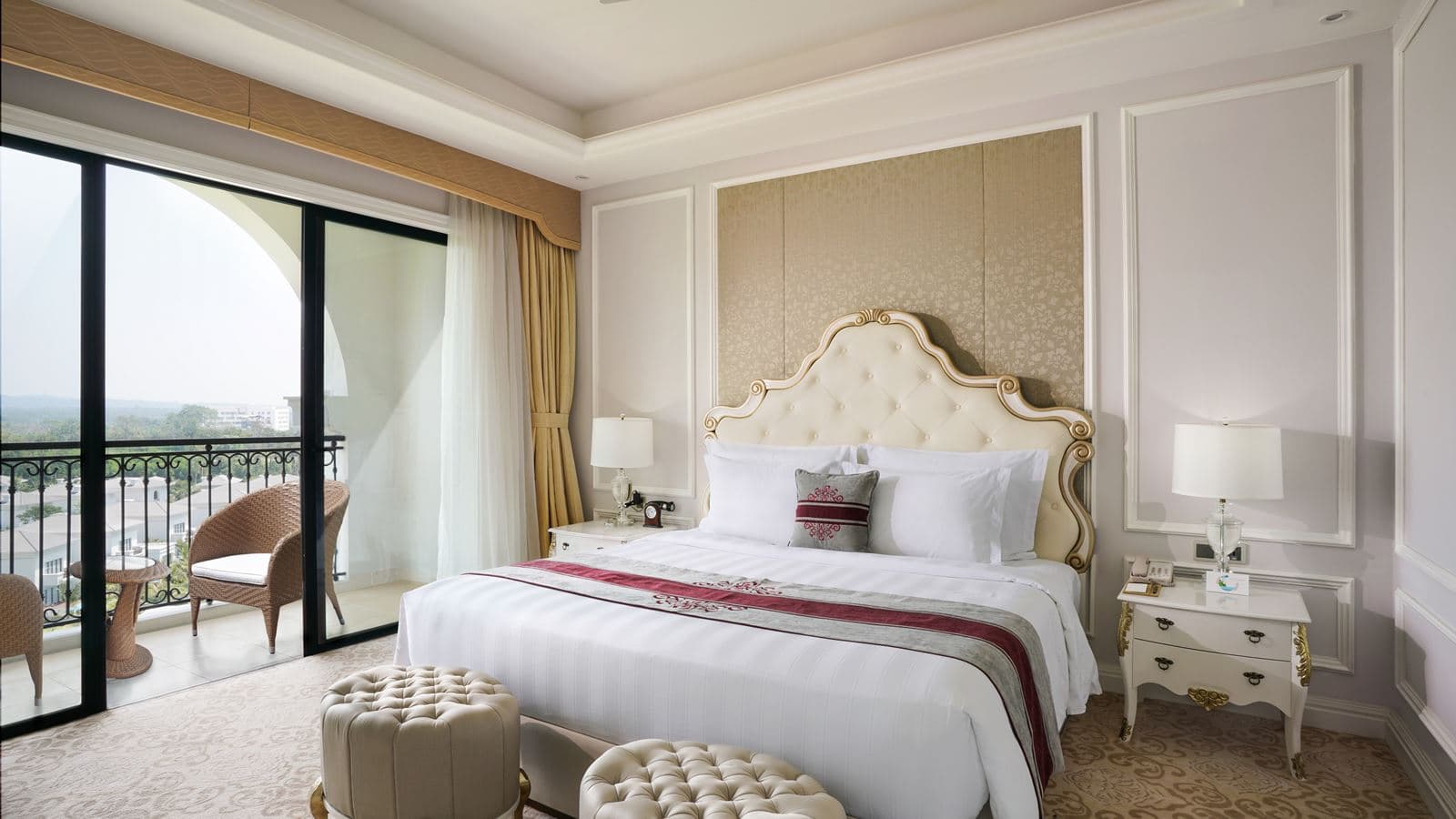 rooms-senior-suite-garden-view