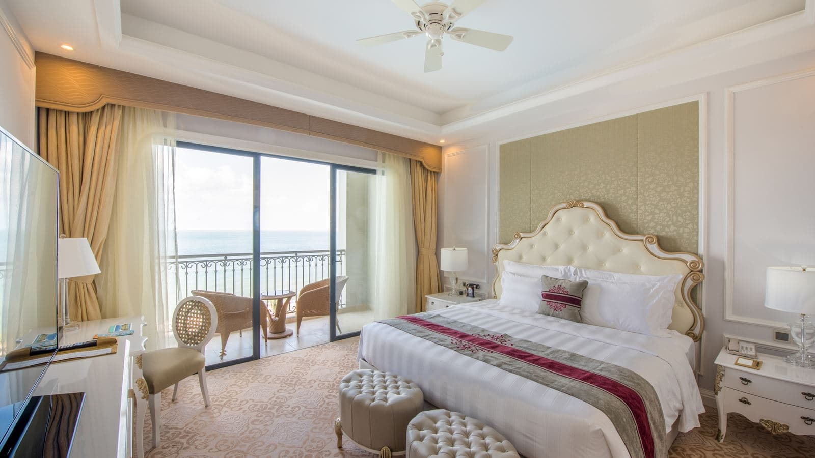 rooms-senior-suite-ocean-view