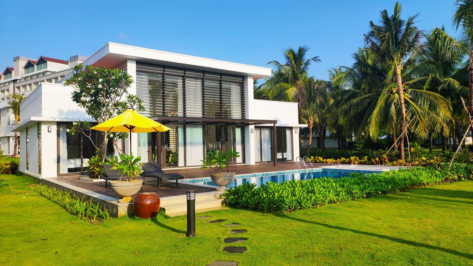rooms-02-bedroom-garden-view-villa-with-private-pool