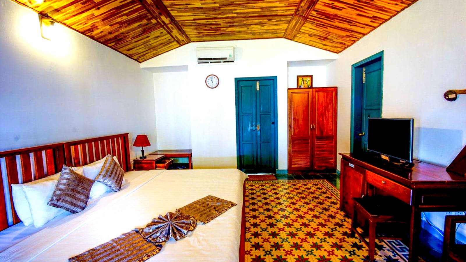 rooms-deluxe-bungalow-garden-view
