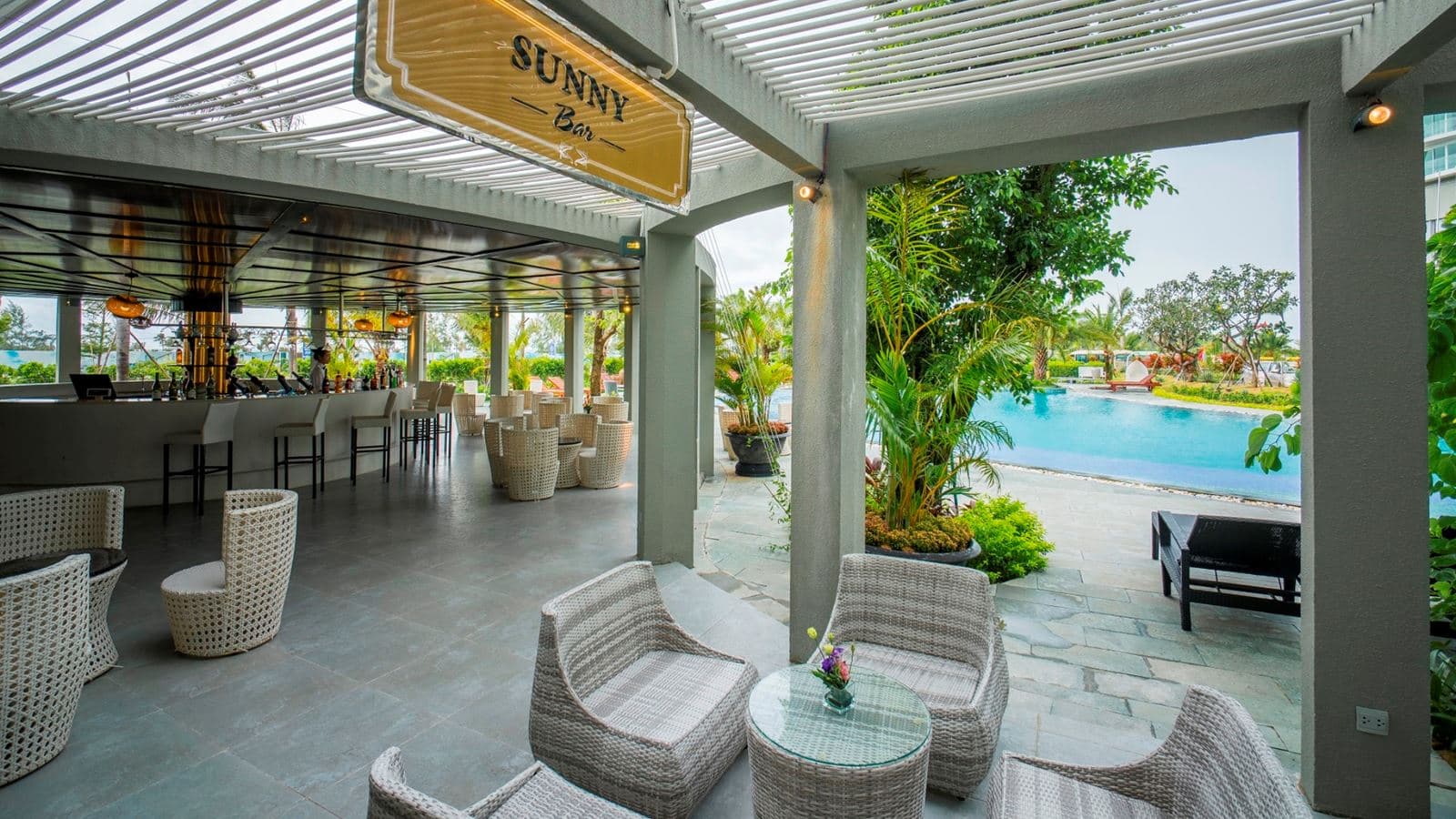 bars-sunny-bar