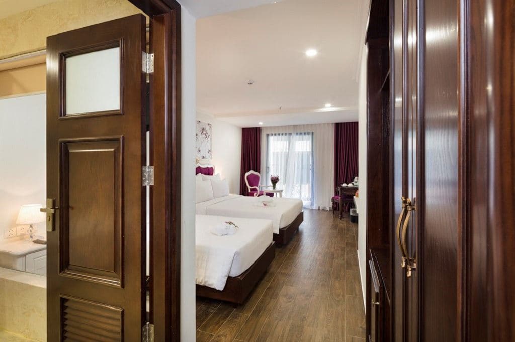 rooms-premier-dbltwn-with-balcony