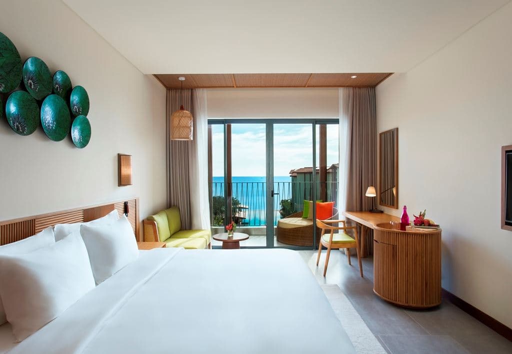 rooms-deluxe-ocean-view-with-balcony