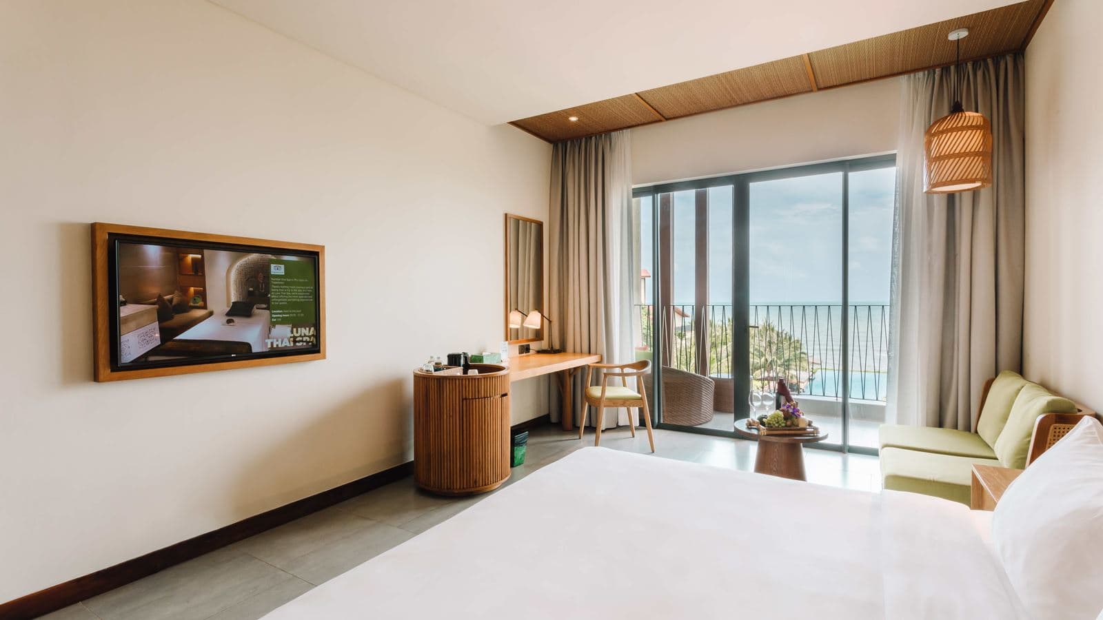 rooms-deluxe-ocean-view-with-balcony