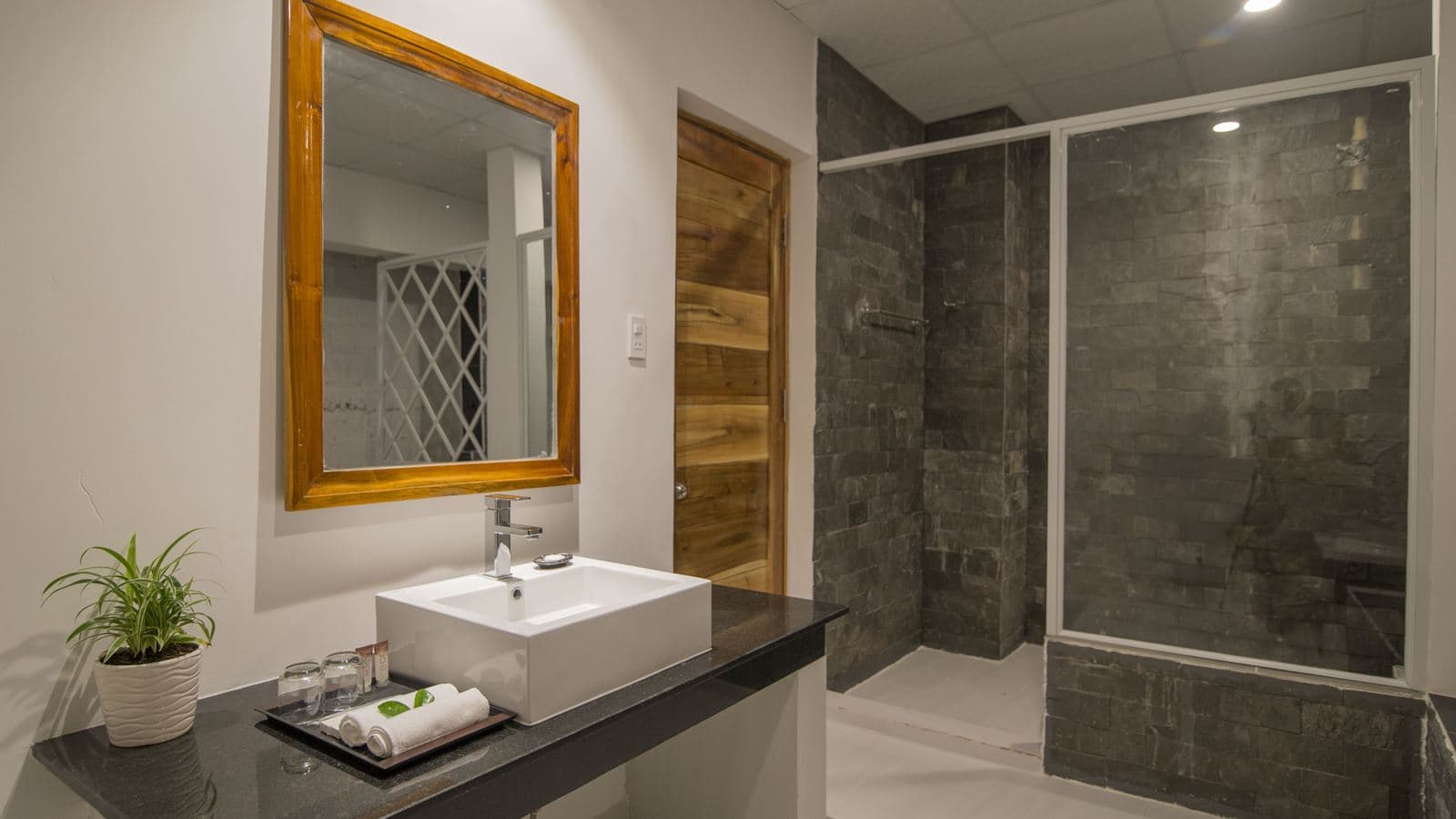 rooms-superior-room