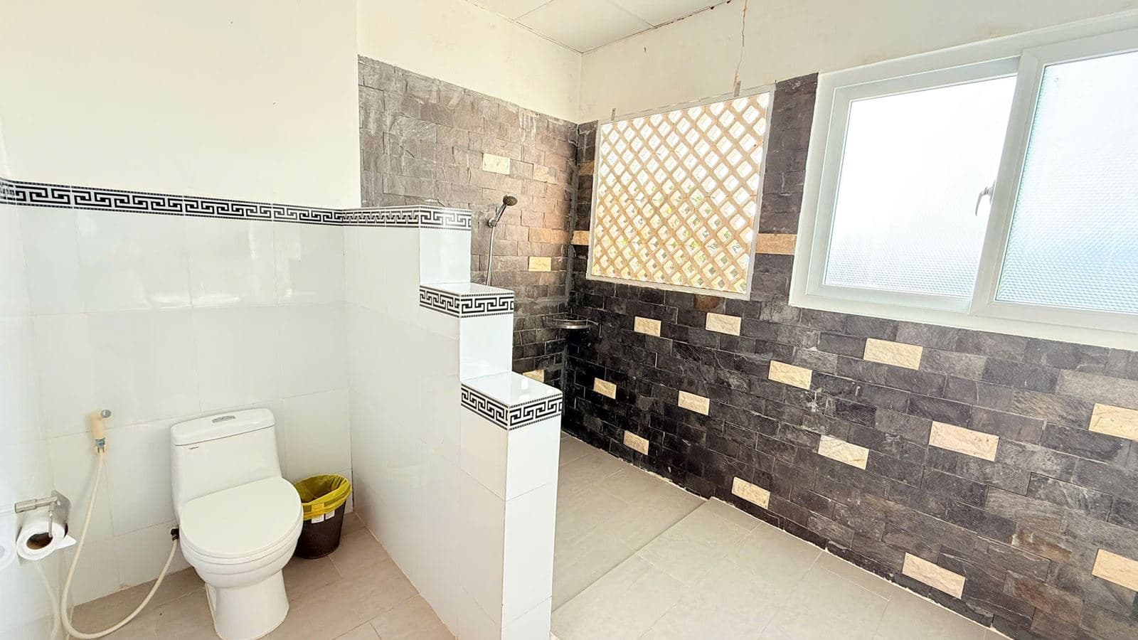 rooms-deluxe-room