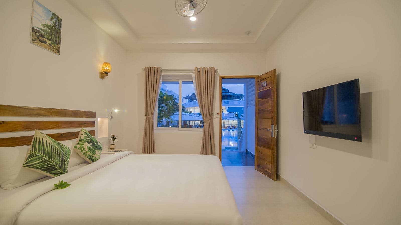 rooms-deluxe-room
