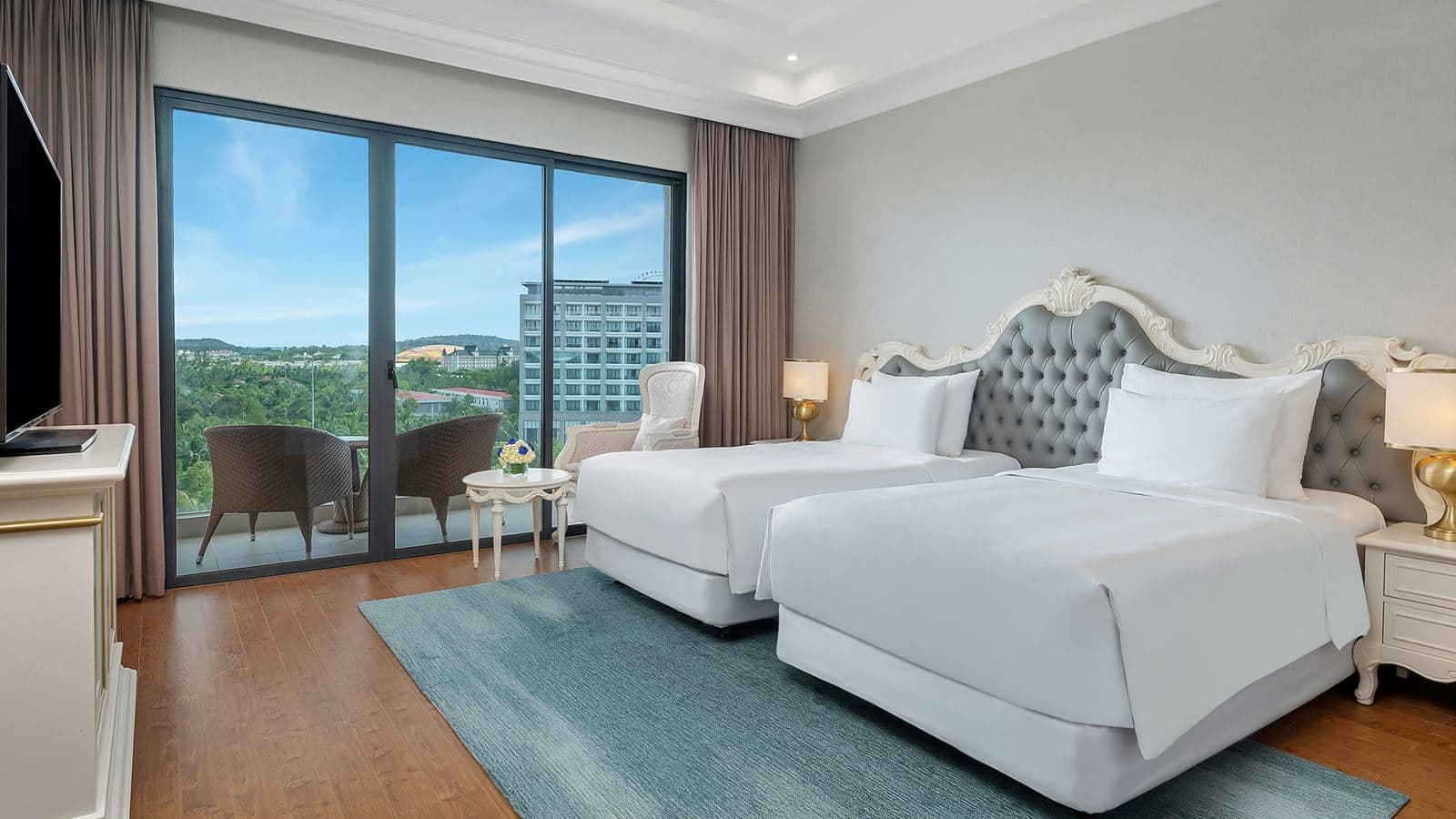 rooms-deluxe-room