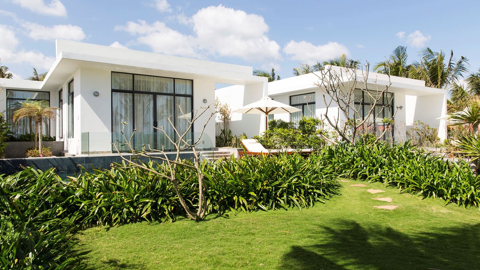 rooms-pool-villa
