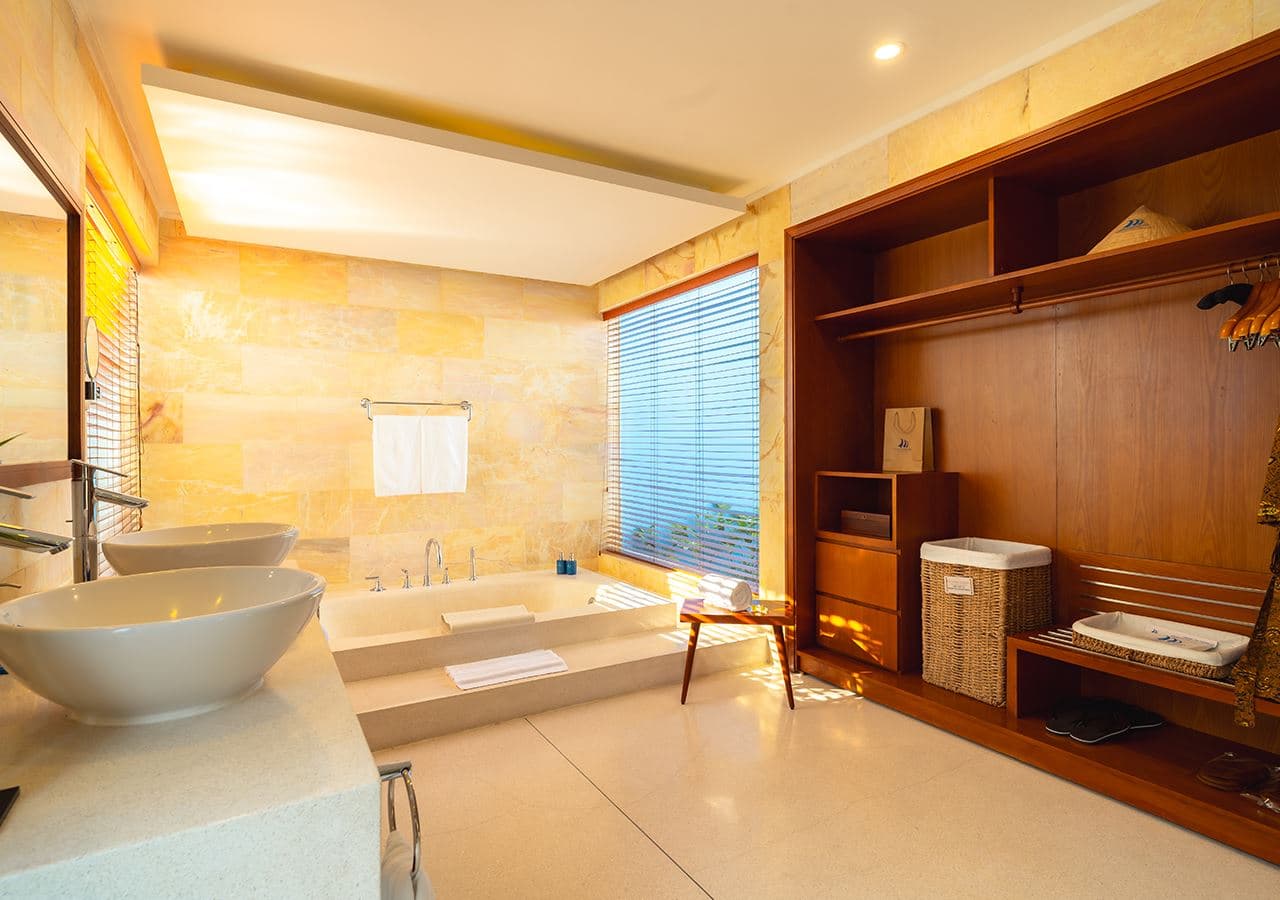 rooms-beachfront-pool-villa